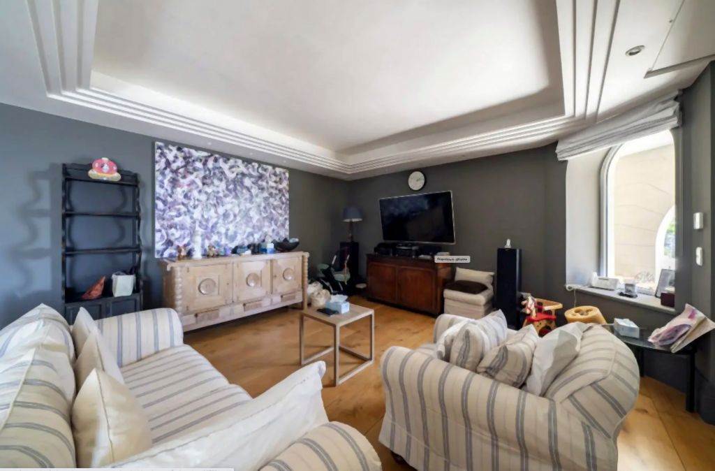 kuca-son-koneri-francuska-vila-dzems-bond