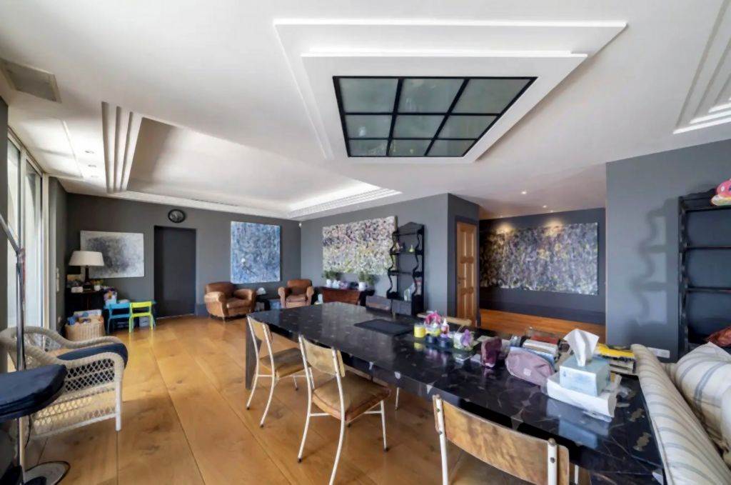 kuca-son-koneri-francuska-vila-dzems-bond