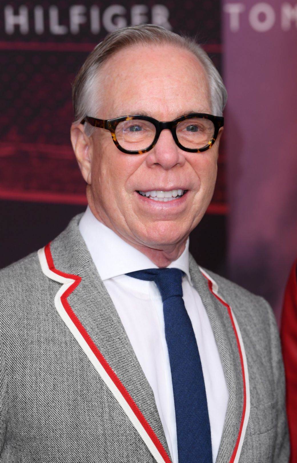 tomi hilfiger kuca dvoriste basta kapija bazen fontana