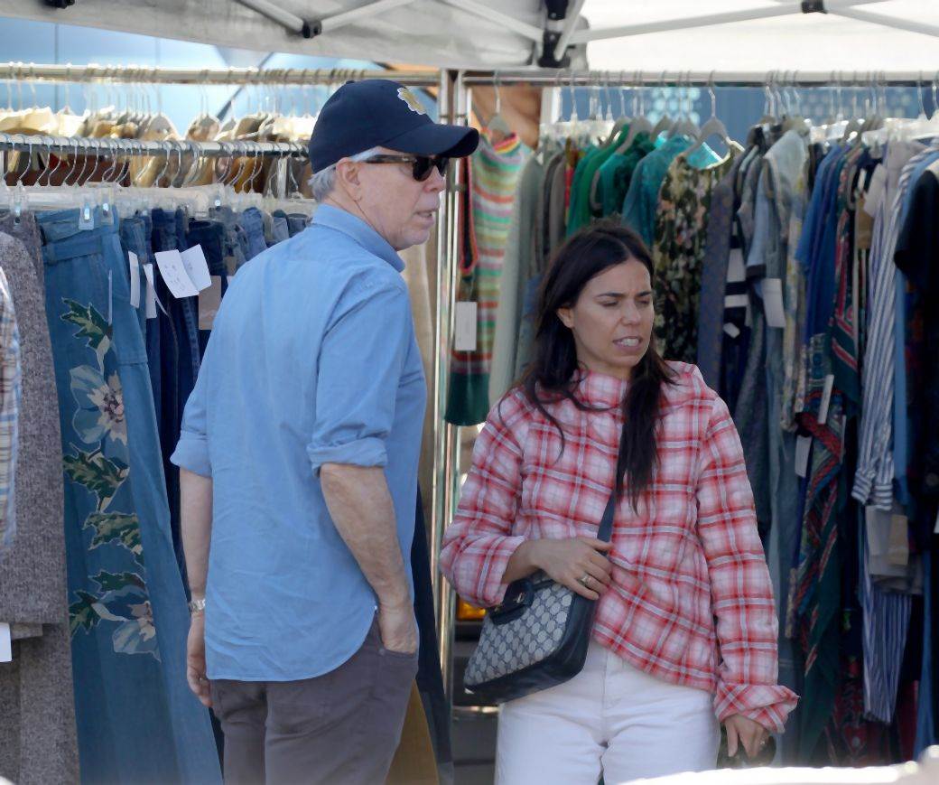 tomi hilfiger kuca dvoriste basta kapija bazen fontana