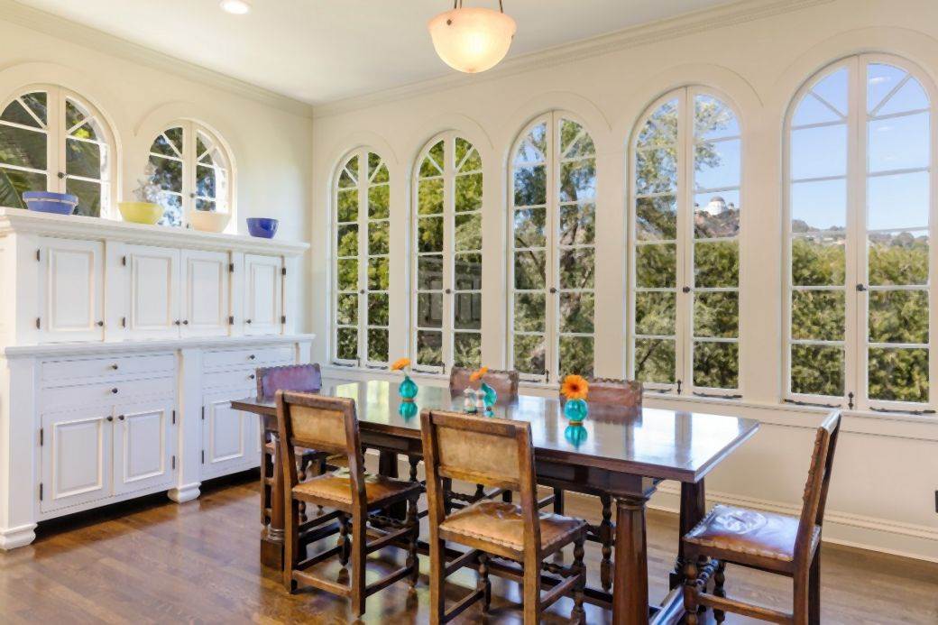 kako izgleda kuca andjeline dzoli