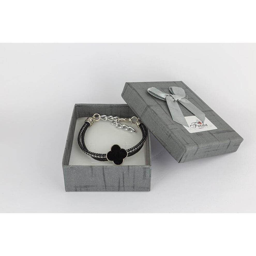 SUPTILAN, A EFEKTAN NAKIT: Ulepšaće svaku kombinaciju i dati pečat celokupnom izgledu, a ne košta više od 500 dinara!