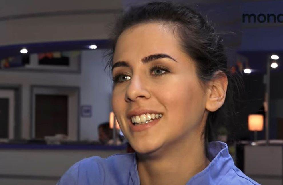 Ivana Dudić u providnoj crnoj haljini