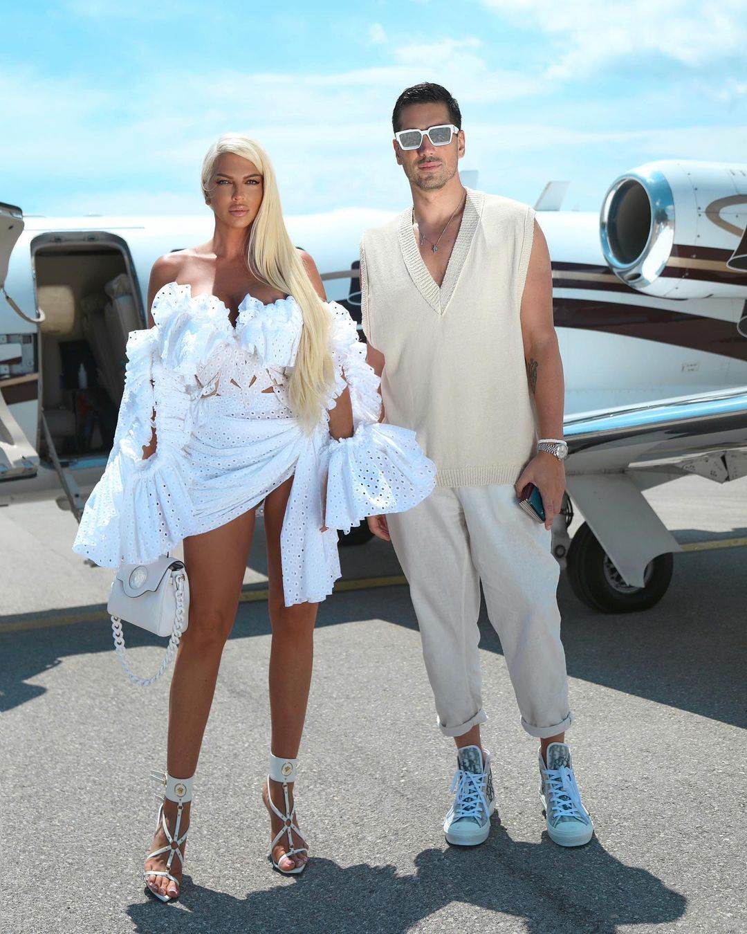 jelena karleusa bela haljina cipka
