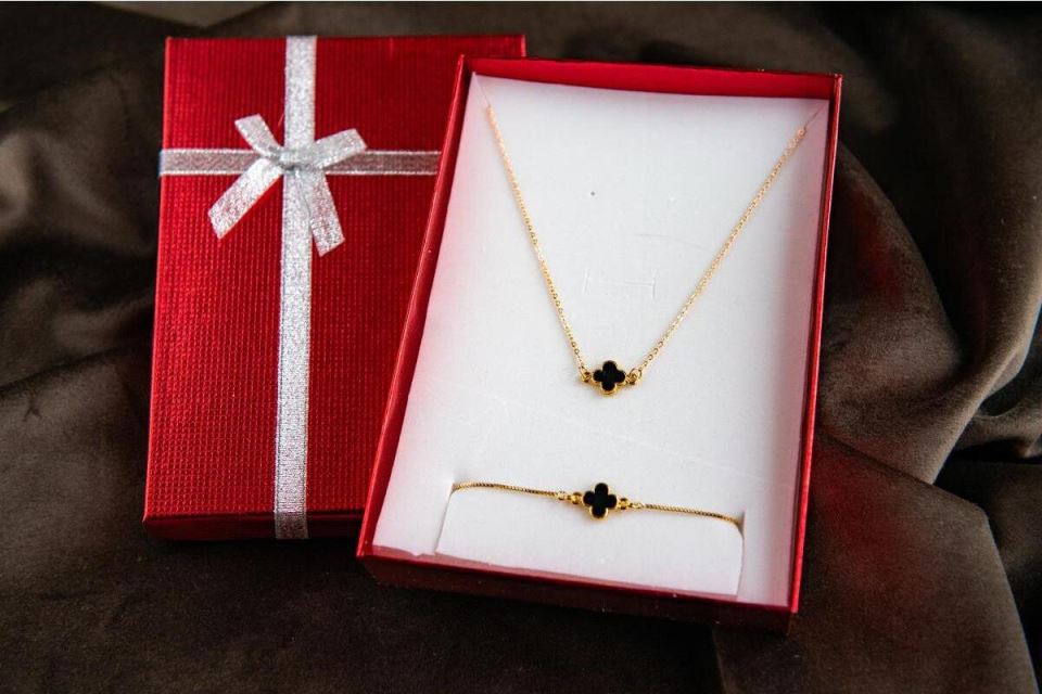 frida set clovers