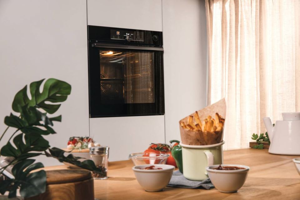 gorenje-ambient-builtinovens-300dpi-rgb-oven-airfry (1).jpg