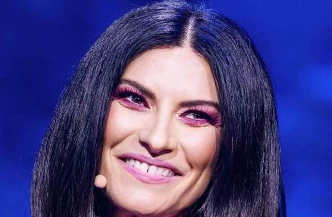 Stajling Laura Pausini voditeljke Evrovizije