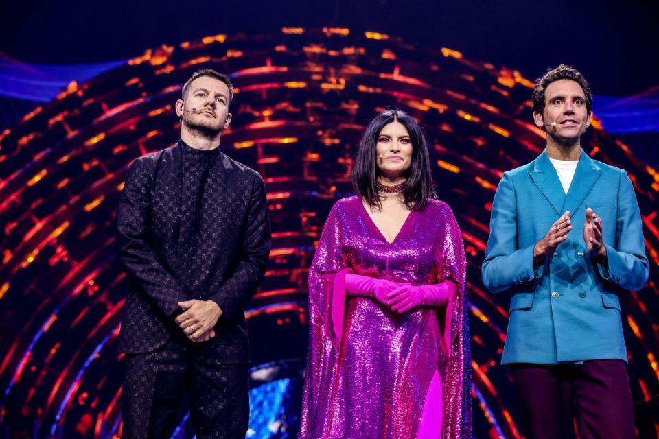 Stajling Laura Pausini voditeljke Evrovizije