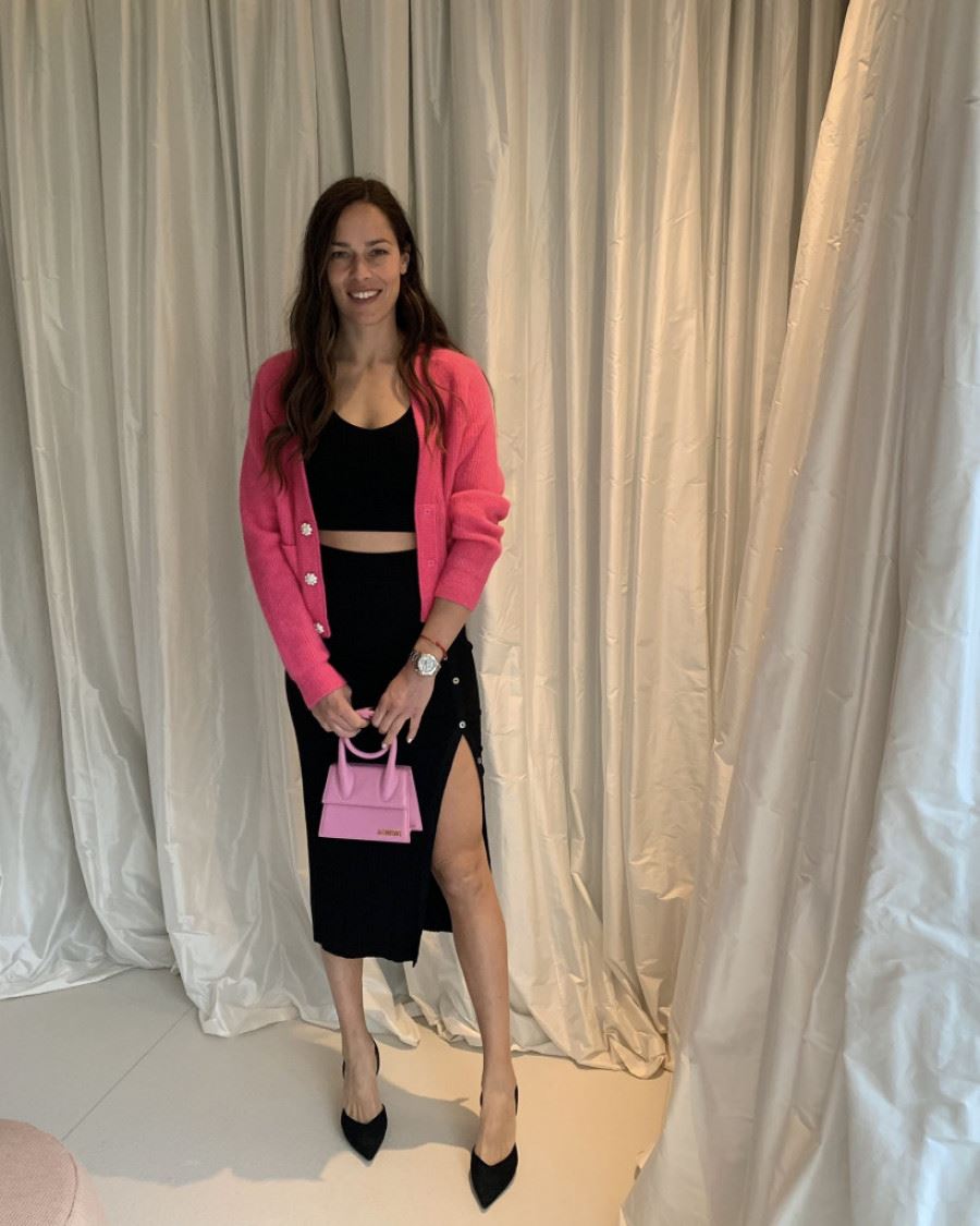 ana-ivanovic tasna instagram jacquemus roze.jpg