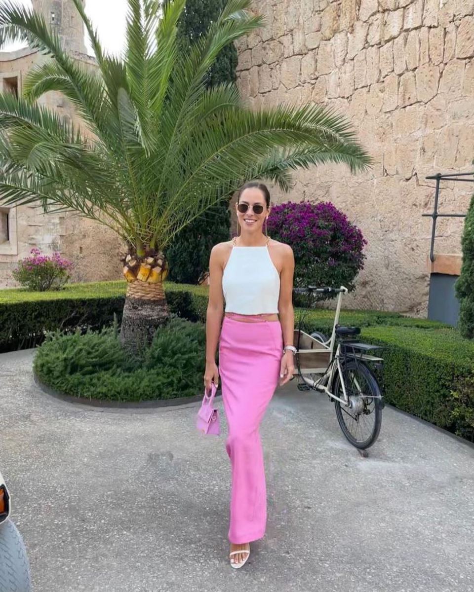 ana-ivanovic tasna instagram jacquemus roze.jpg