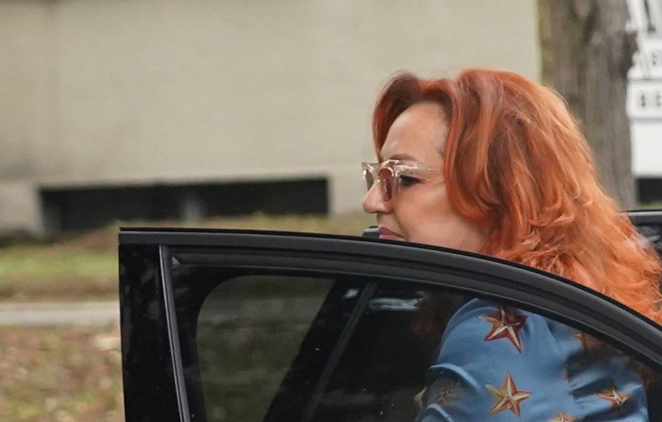 ana bekuta.jpg