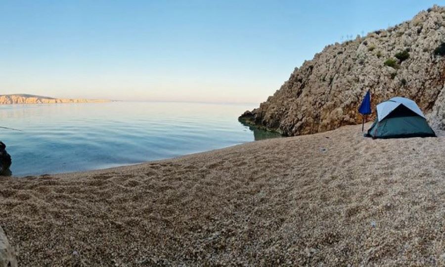 Danijela Martinović kampuje na plaži