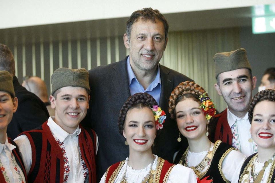 vlade divac 2-min.jpg