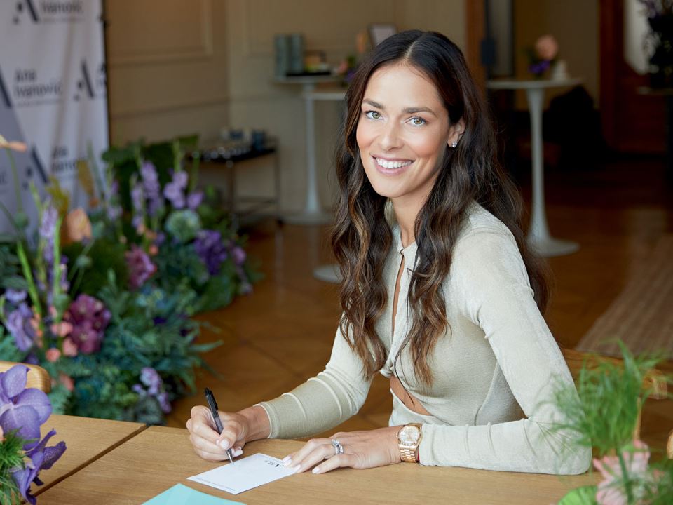 Ana Ivanovic_Foto Cura Cosmetics Group.jpg