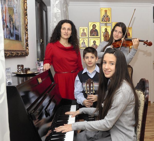 Radost Božića u kući sa sedmoro dece