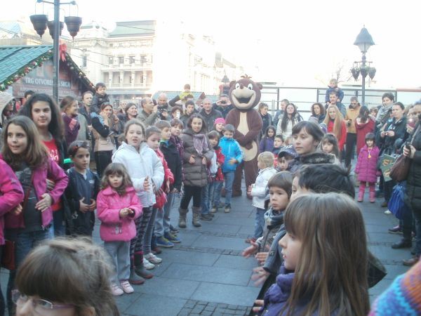 Lino predstava za decu na Trgu otvorenog srca