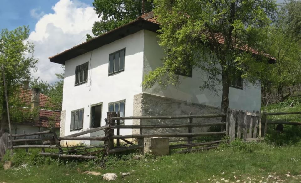 Kuća u kojoj je odrastao Halid Bešlić na Romaniji