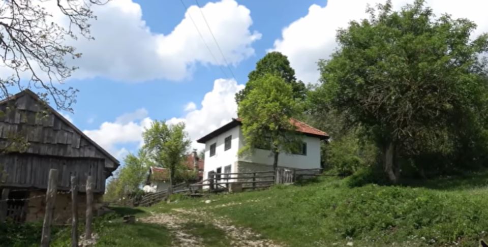 Kuća u kojoj je odrastao Halid Bešlić na Romaniji