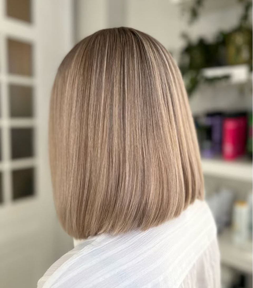 Plava boja kose za žene preko 50 godina