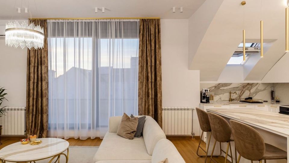 Luksuzan stan u potkrovlju