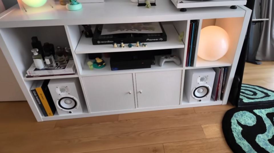 Mali stan od 27 kvadrata sa zasebnom kuhinjom 15.jpg