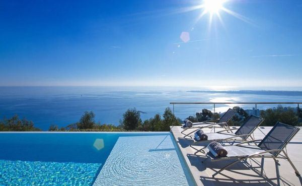 Luksuz i jednostavnost: prelepa vila na Azurnoj obali
