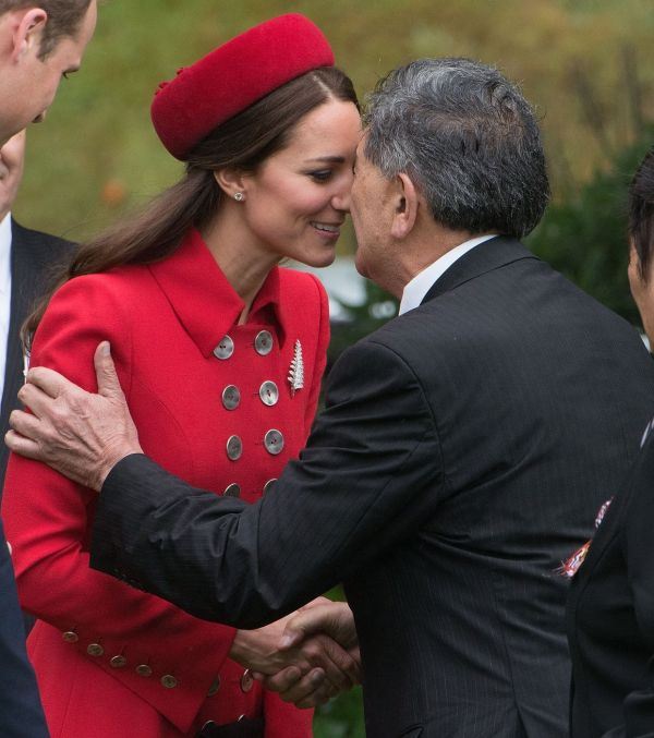 Maorska dobrodošlica za Kejt Midlton: hongi i igrači u crnim gaćicama (FOTO)