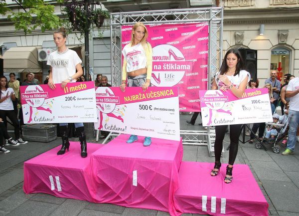 Sedma Cosmopolitan "Trka na štiklama" održana u Knez Mihailovoj