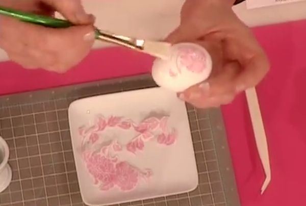 Pripreme za Uskrs: ukrasite omiljenim salvetama dekupaž jaja (FOTO + VIDEO)