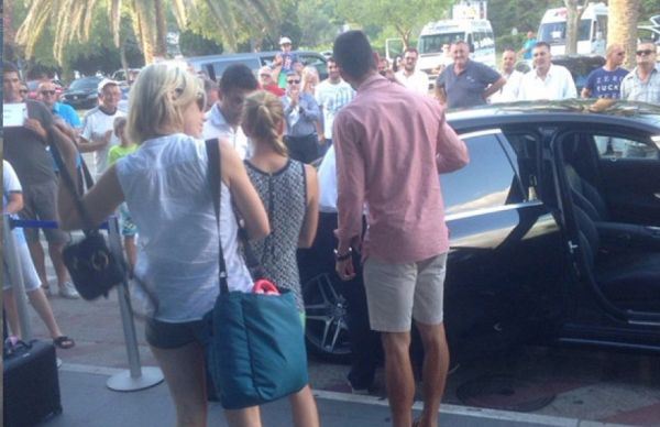 Šampion Đoković na godišnjem odmoru: pogledajte doček za Novaka, Jelenu i Stefana na crnogorskom primorju (FOTO)