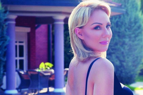 U domu Lepe Brene: Moja sreća nije u naslovnim stranama (FOTO+VIDEO)