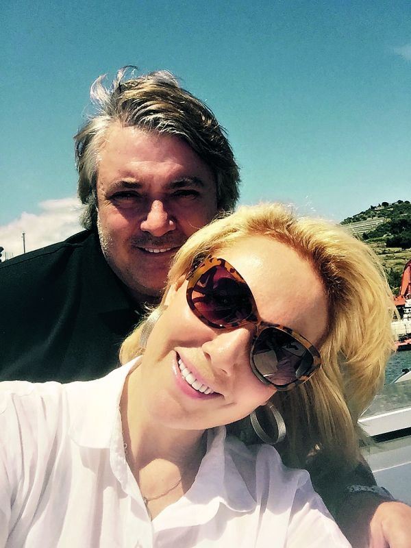 U domu Lepe Brene: Moja sreća nije u naslovnim stranama (FOTO+VIDEO)