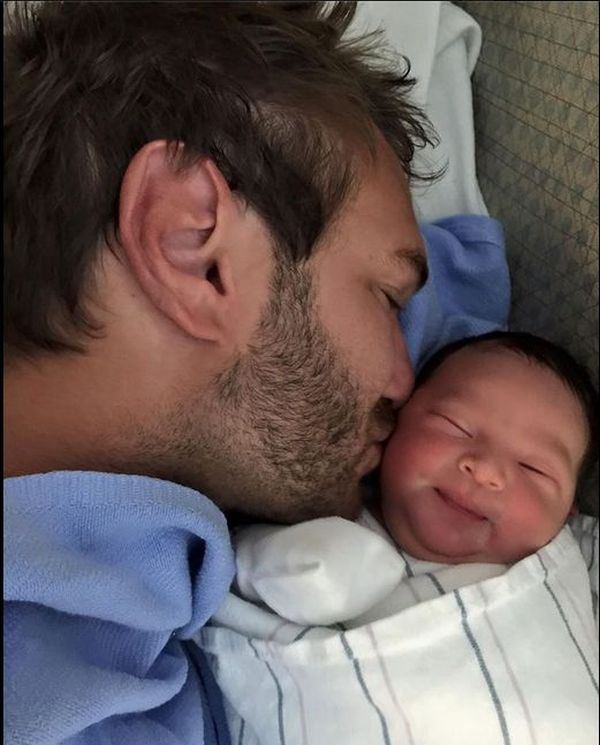 Milion Fejsbuk čestitki: Nik Vujičić dobio sina