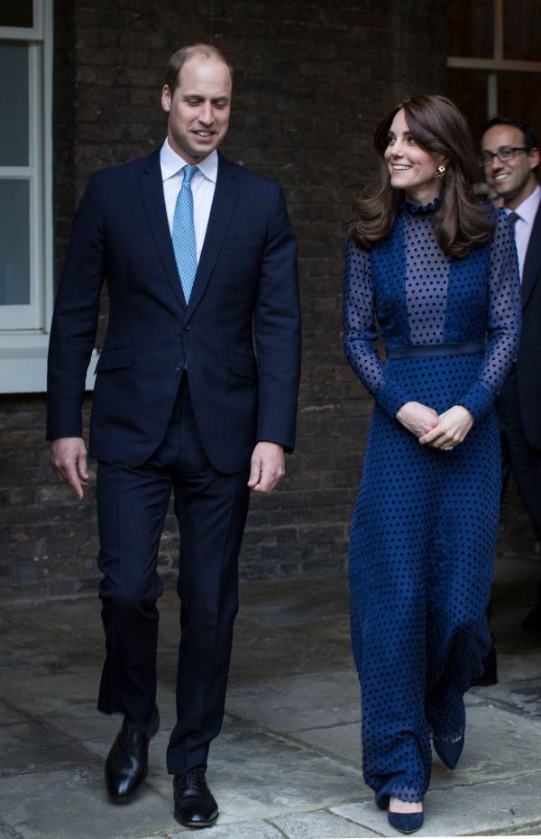 Poluprovidna toaleta Kejt Midlton srušila Internet sajt: britanska princeza u haljini indijske kreatorke oduševila obožavaoce (FOTO)