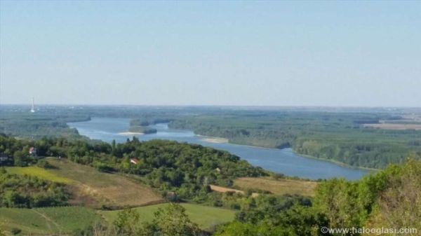 Nekretnine u Srbiji: 3 prelepe kuće van Beograda (GROCKA, SUBOTICA, FRUŠKA GORA + FOTO)