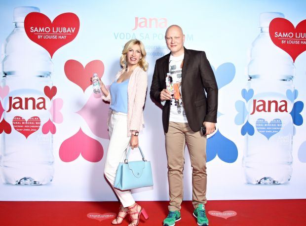 JANA PREDSTAVILA NOVU, LIMITIRANU EDICIJU – SAMO LJUBAV