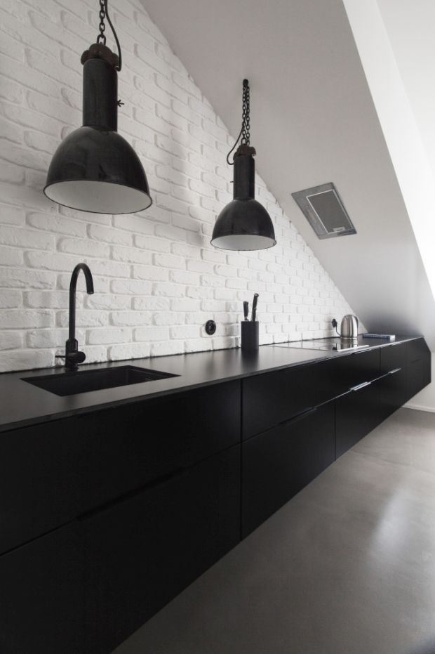 Moderan stan sa nameštajem od drvenih paleta: zavirite u savršen dom za dvoje (FOTO)