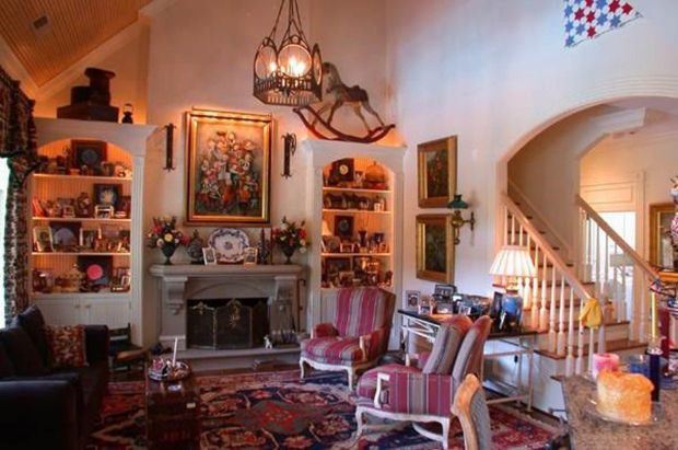 STIVEN SIGAL IMA LUKSUZNU KUĆU SA BAZENOM: evo kako izgleda unutrašnjost raskošnog doma slavnog glumca (FOTO)