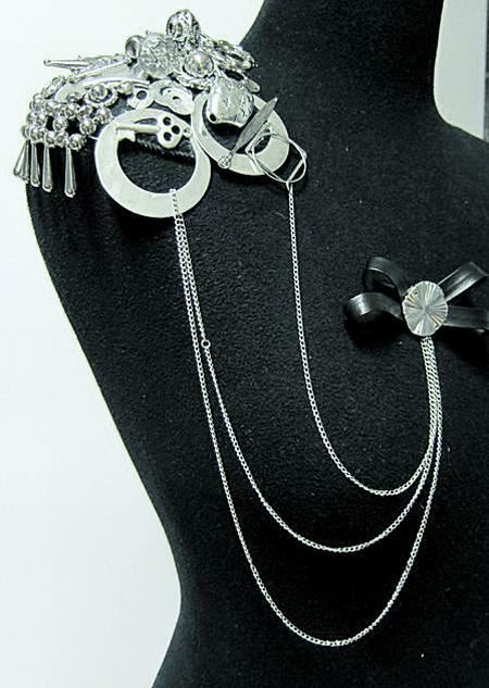 Inspiracija: ekstravagantne naramenice