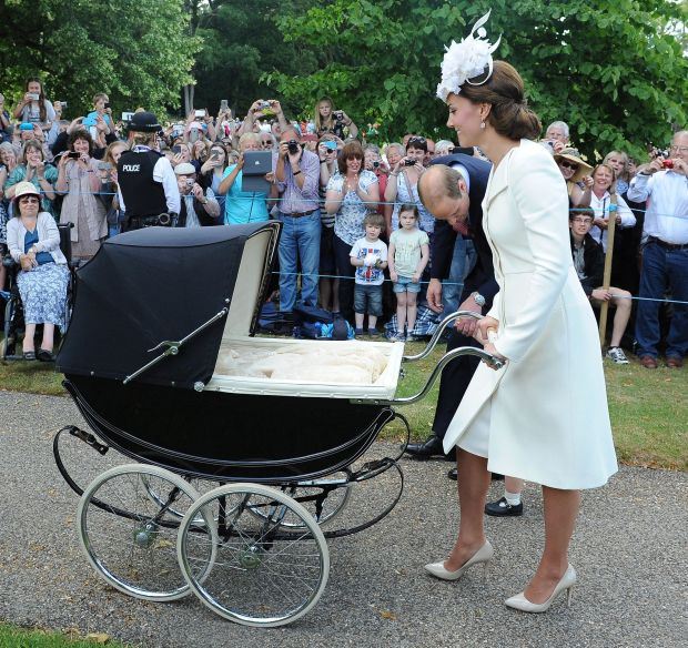 SVAĐA NA INTERNETU! SVI SU BIILI ŠOKIRANI KADA SU VIDELI KEJT MIDLTON: da li je engleska princeza namerno obukla ovu haljinu za kraljevsko venčanje? (FOTO)