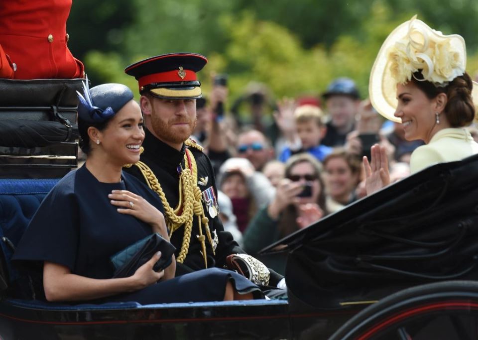 MEGAN MARKL PRVI PUT POSLE POROĐAJA NA KRALJEVSKOJ SVEČANOSTI: prekinula porodiljsko bolovanje zbog kraljice Elizabete (FOTO)