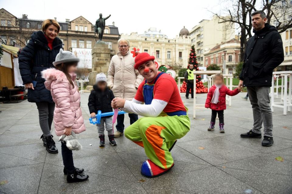 NAJLEPŠA PRAZNIČNA ATMOSFERA JE NA TOPLIČINOM VENCU: Coca-Cola x New Year's District oduševio posetioce