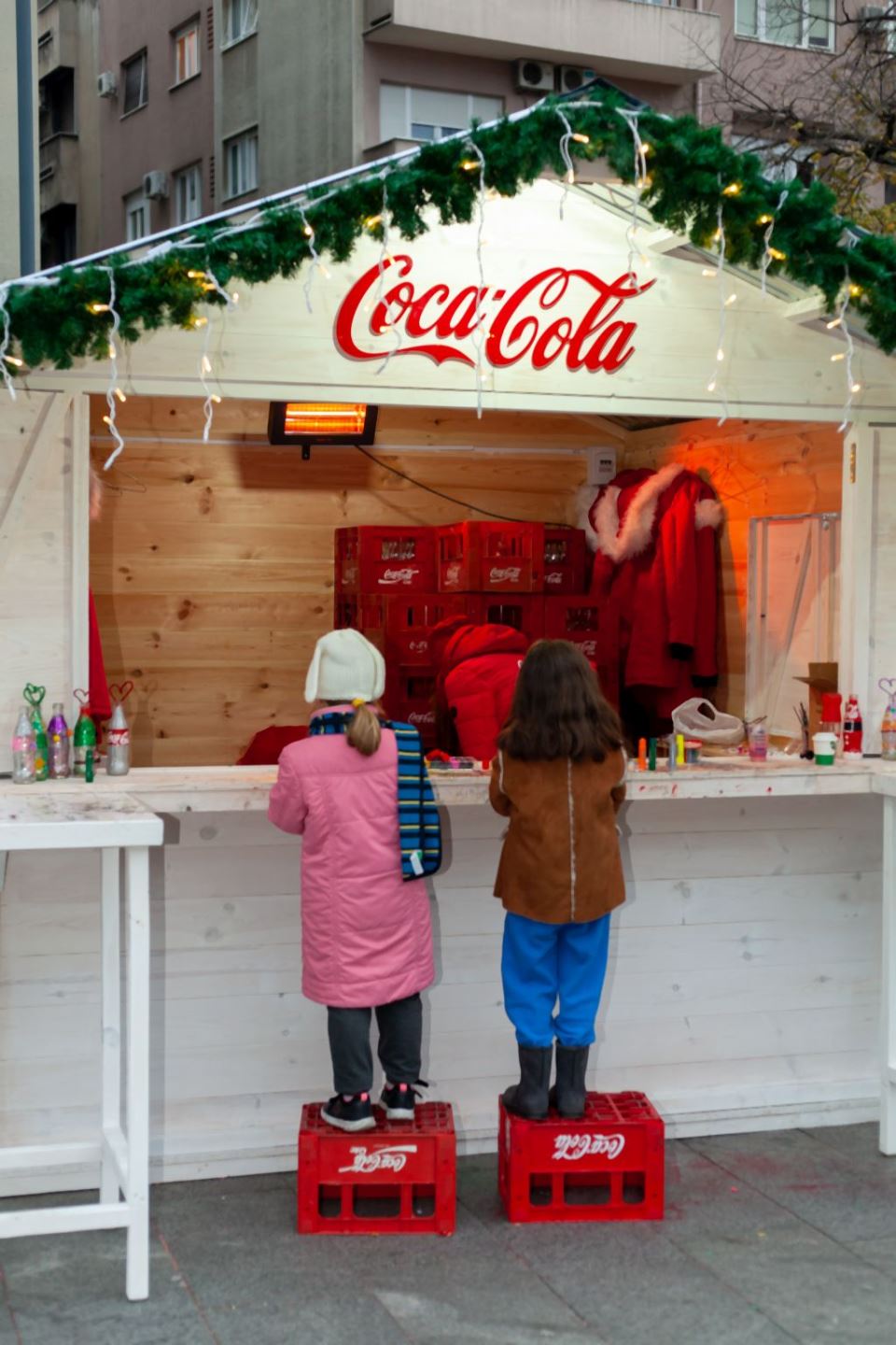 FESTIVAL KOJI JE U BEOGRAD DONEO RADOST I DIVNA DELA: ŽELJE SE ISPUNJAVAJU NA COCA-COLA x NEW YEAR’S DISTRICTU