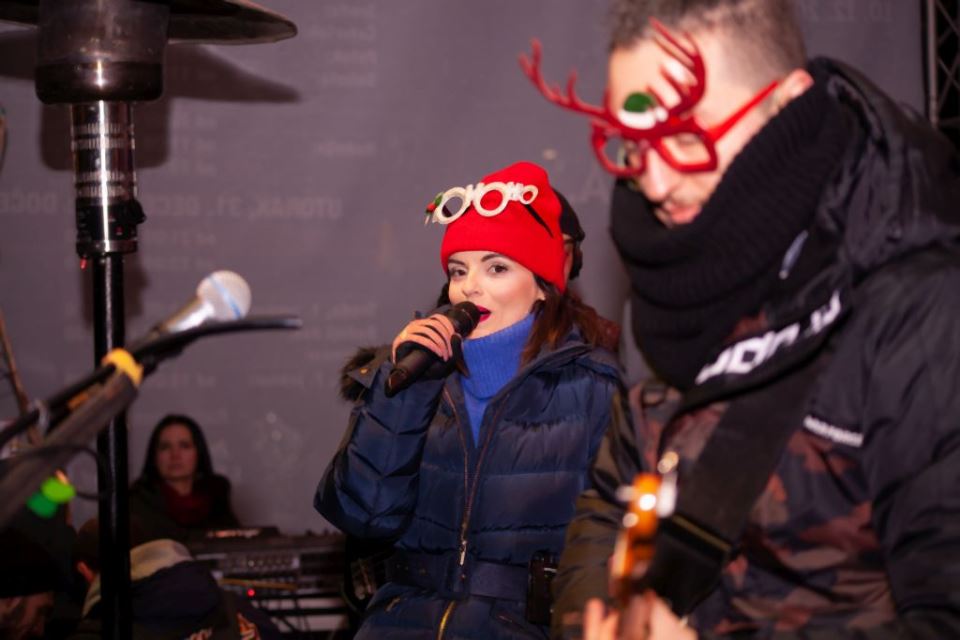 BOŽIĆ NA DRUGAČIJI NAČIN: proslavite najlepši praznik na Coca-Cola x New Year’s Districtu