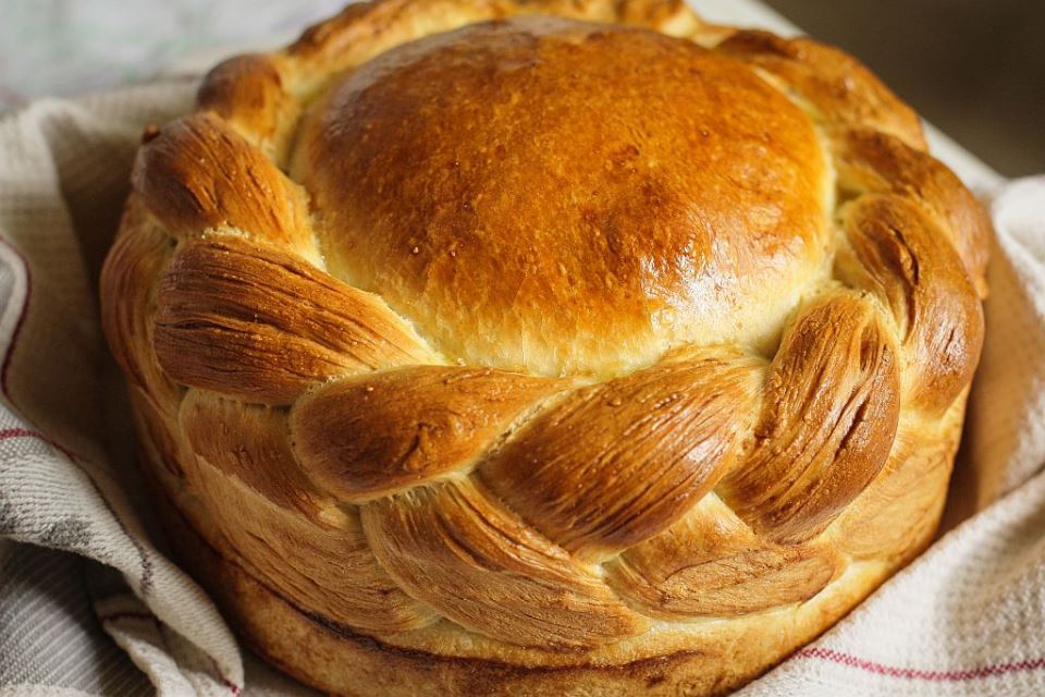 Kako se pravi božićna česnica i šta znači kada nađete paricu